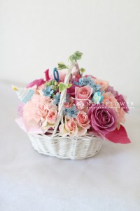 バースディ―フラワーアレンジメント　お祝いアレンジ　キャンドル付