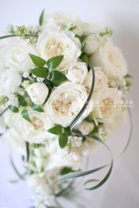 生花　ウェディングブーケ　オールドローズキャスケード