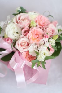 フラワーアレンジ、フラワーギフト、花束、お祝いアレンジ、お雛様アレンジギフト