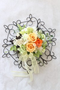 壁掛けリース　母の日ギフト　プリザーブドアレンジ