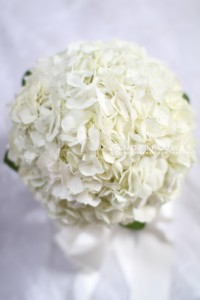 ホワイトブーケ　軽井沢ブーケ　ウェディングブーケ　ラウンドブーケ