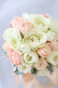 クラッチブーケ　ウェディングブーケ　サーモンピンクウェディングブーケ　軽井沢ウェディングブーケ