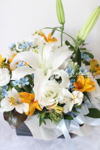 ご供養花アレンジ　供養花　仏花　フラワーアレンジ　軽井沢フラワーショップ