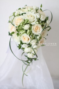 ウェディングブーケ ブライダルフラワー ウェディングフラワー 石の教会ブーケ 軽井沢高原教会ブーケ 軽井沢ウェディング
