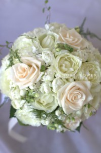 ウェディングブーケ　ウェディングフラワー　ブライダルフラワー　ラウンドブーケ　軽井沢ウェディングブーケ