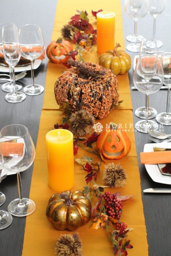 テーブル装飾　秋のテーブルコーディネート　ハロウィンパーティー装飾　