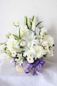 お悔み花　仏花　軽井沢花屋　軽井沢フラワーショップ　お悔みフラワーギフト